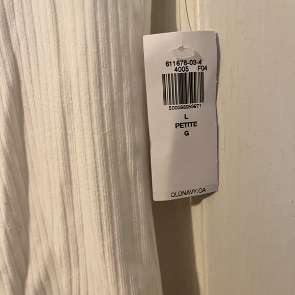 BNWT Old Navy ribbed top size L - Picture 2 of 2